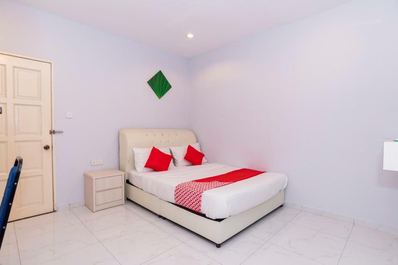 Oyo 1228 R & R Motel Johor Bahru Extérieur photo