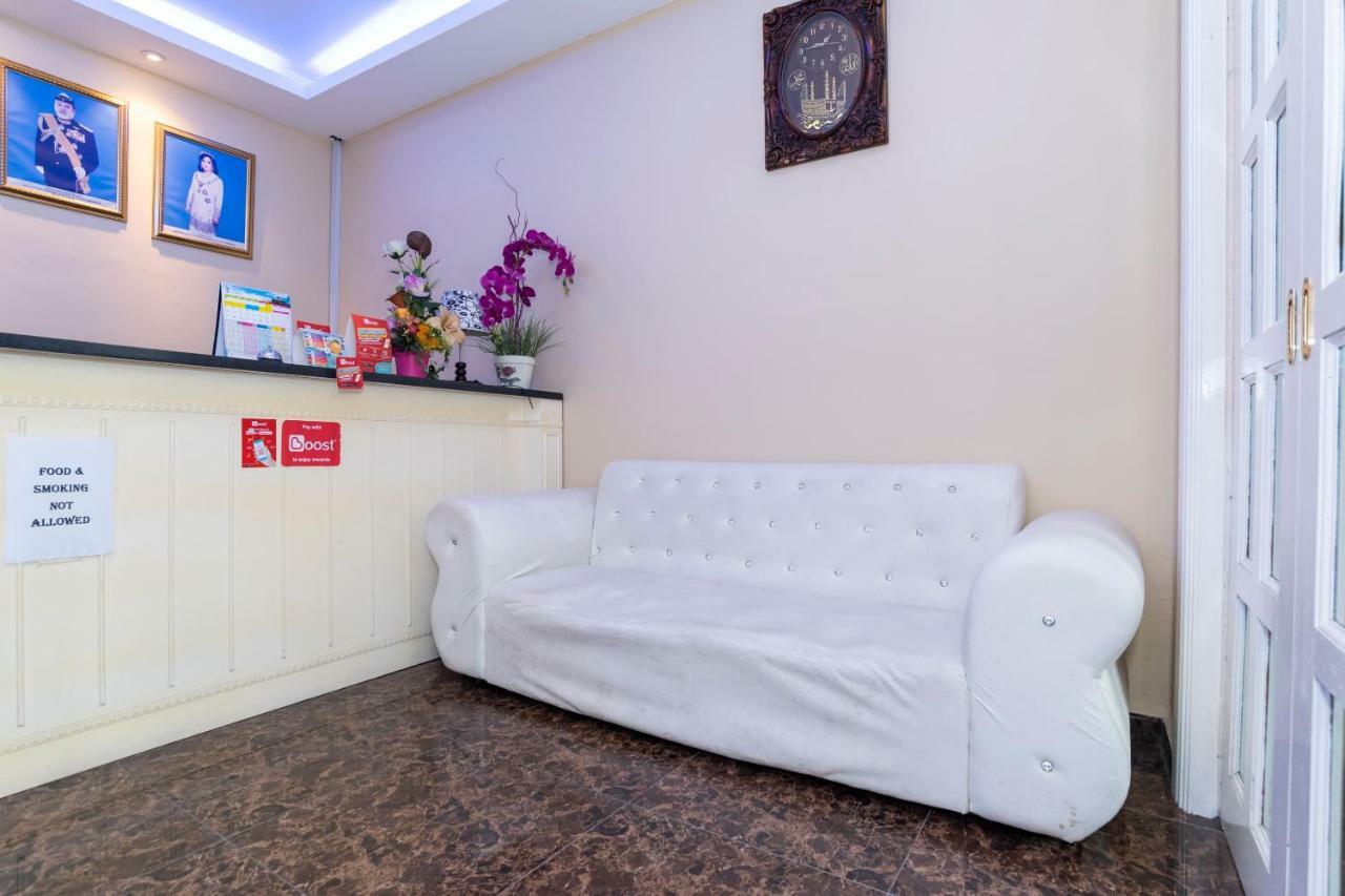 Oyo 1228 R & R Motel Johor Bahru Extérieur photo